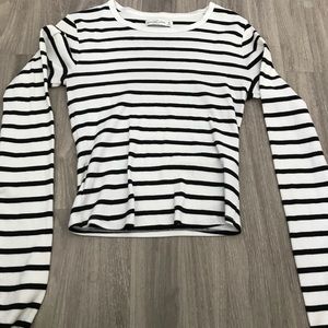Abercrombie & Fitch Black and White Striped Long Sleeve Crop Top